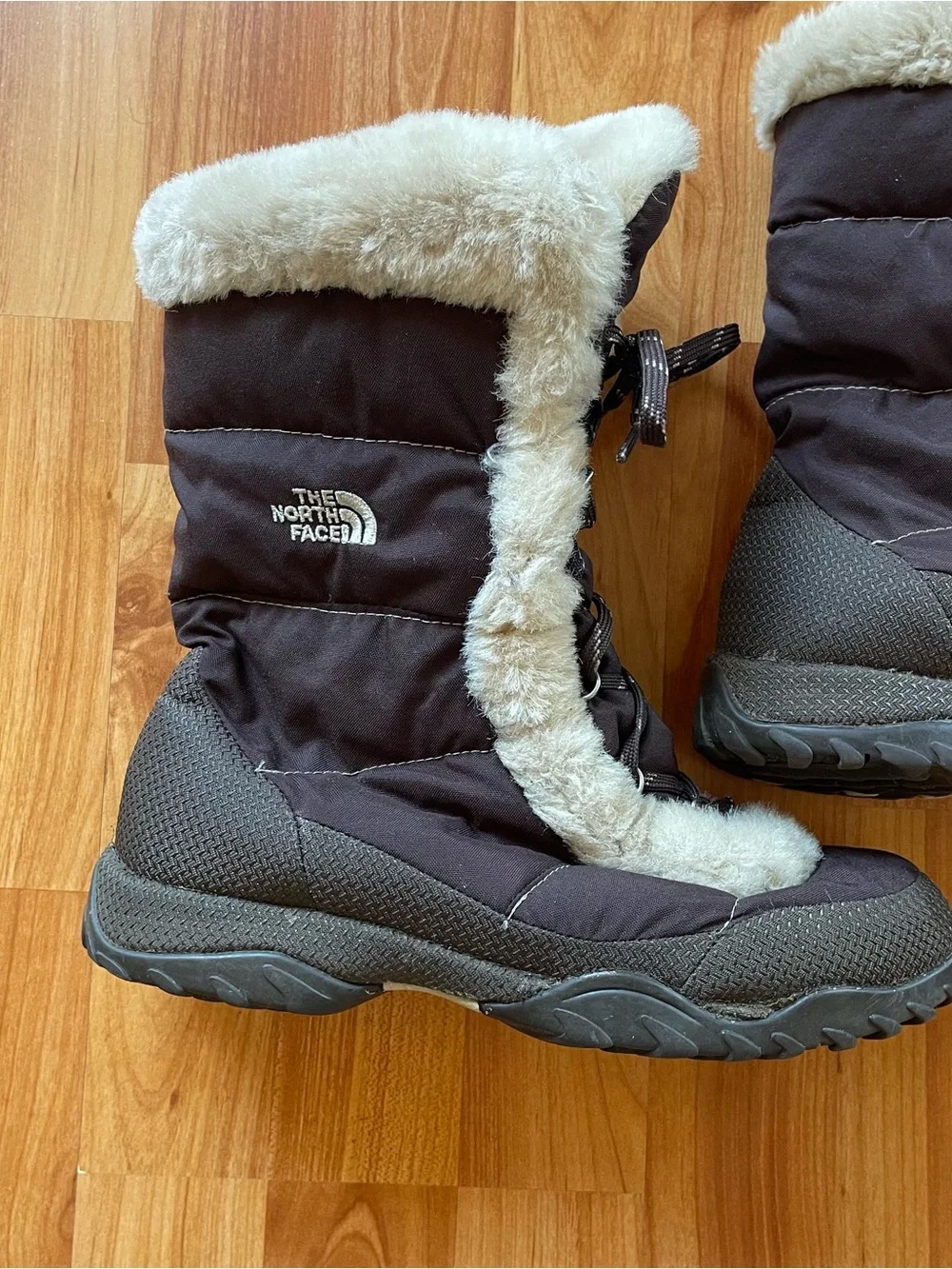 The North Face Women's Nuptse Fur winter boots brown quilted goose down size 8
